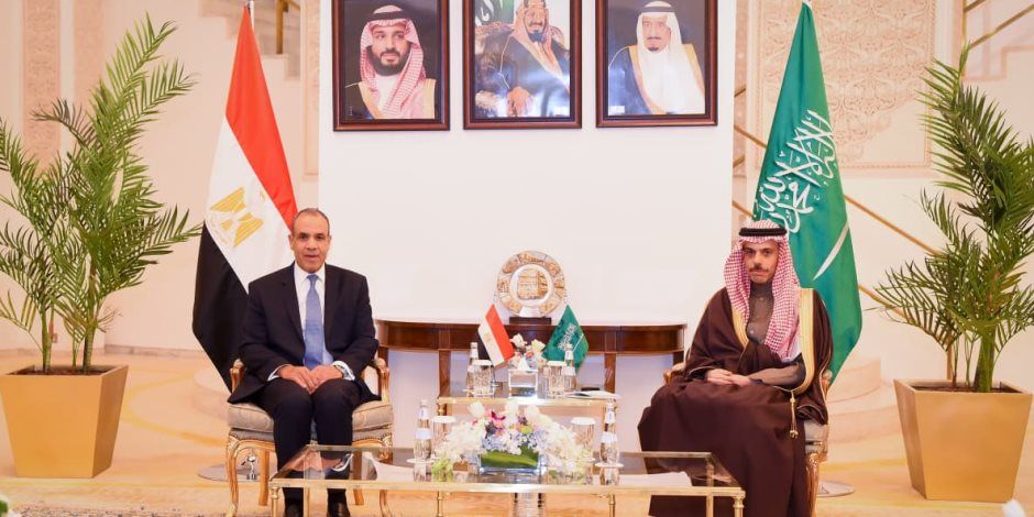 مباحثات مصرية سعودية بالرياض لتنسيق الجهود العربية بشأن التطورات الإقليمية والتصعيد العسكري بالمنطقة