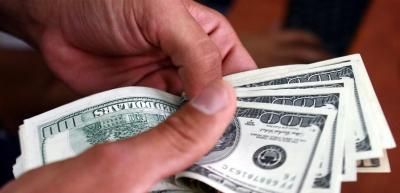 ارتفاع الدولار وتأرجح الأسترالي