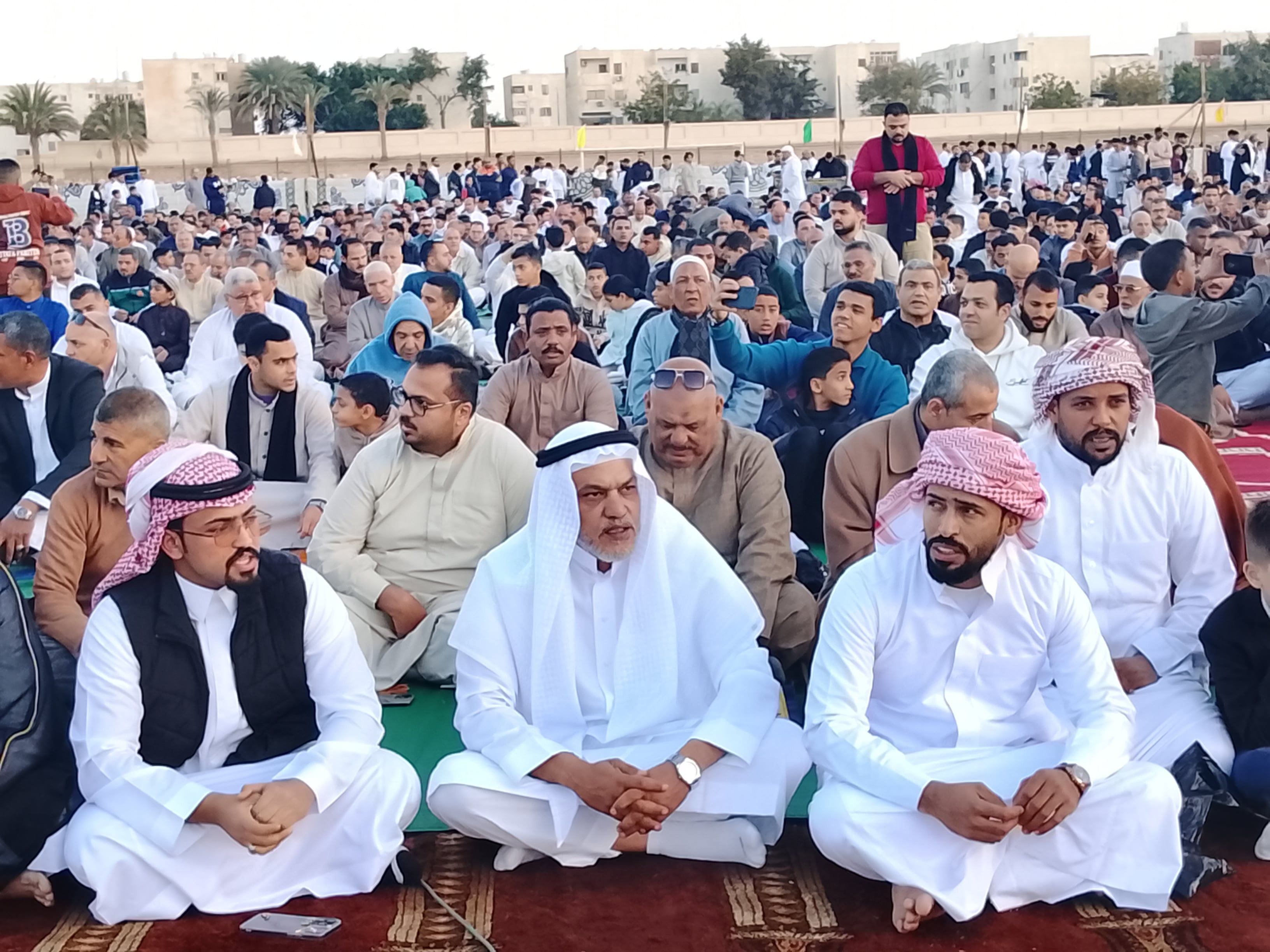 محافظ جنوب سيناء يتوجه لصلاة عيد الفطر بساحة الاستاد الرياضى بطور سيناء