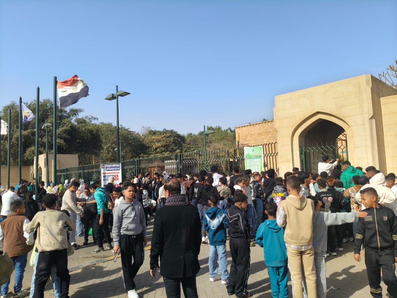 حديقة الأزهر تفتح أبوابها لاستقبال الزائرين فى أول أيام عيد الفطر