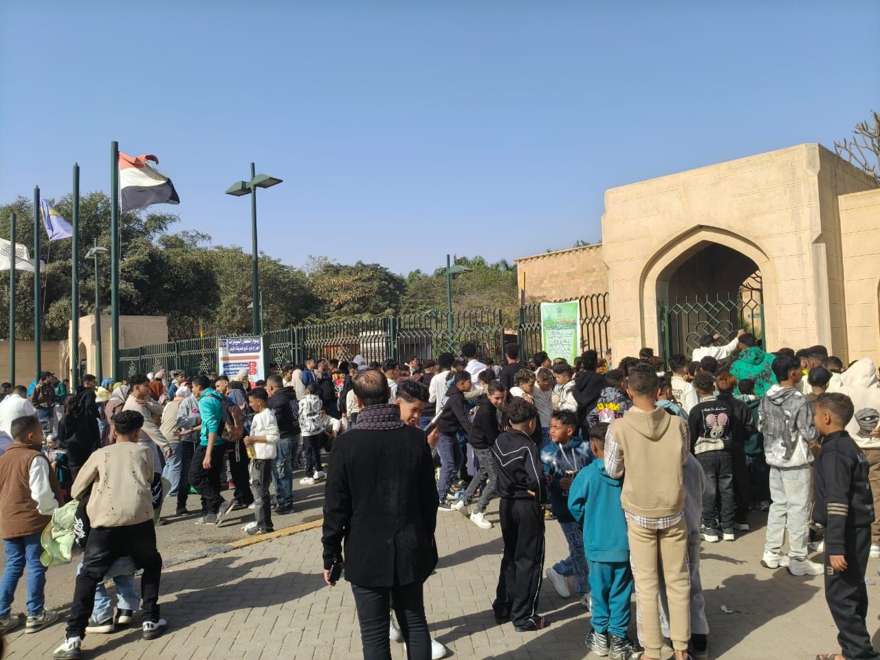 حديقة الأزهر تفتح أبوابها لاستقبال الزائرين فى أول أيام عيد الفطر