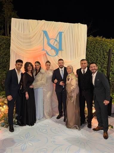 خطوبة ملك أحمد زاهر وشريف عمرو الليثي احتفلت الفنانة الشابة ملك أحمد زاهر بخطبتها على شريف عمرو الليثي.أقيم حفل الخطبة في أجواء عائلية بحضور الأهل إقرأ المزيد