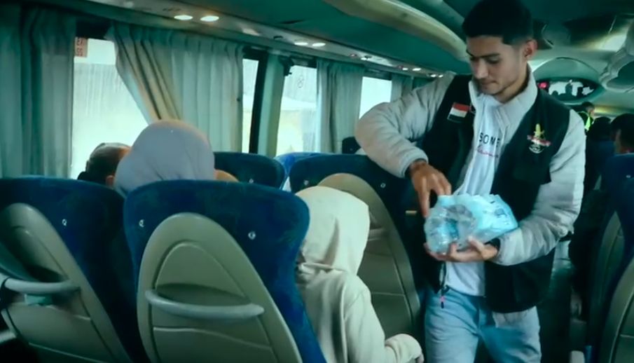 أتوبيسات مجاناً.. اللجنة المصرية تطلق حملة "فرحة العيد" لنقل الأهالي بين مناطق قطاع غزة