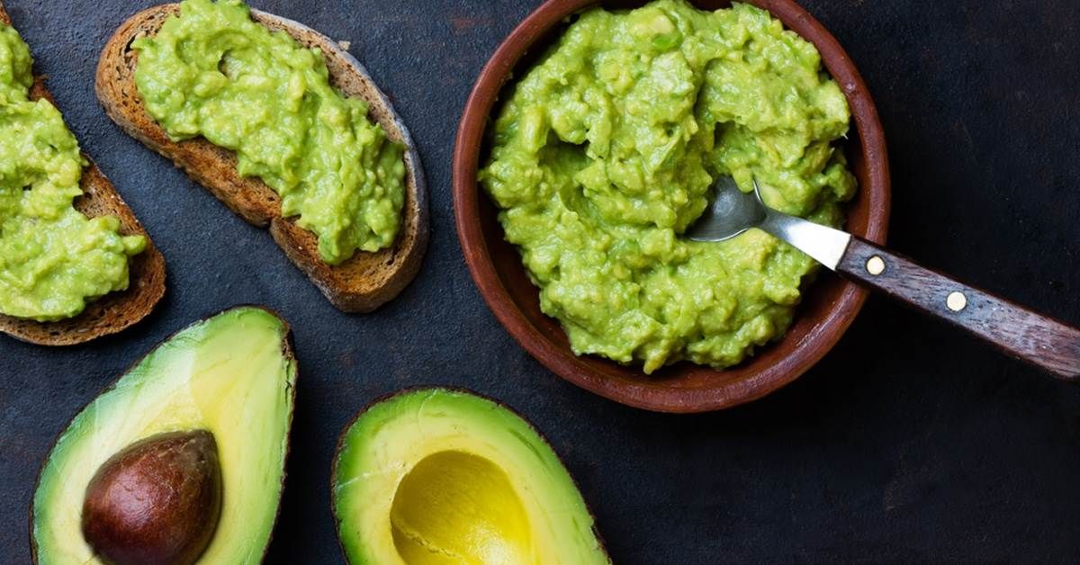 4 أطعمة غنية بالدهون الصحية لتقليل الكوليسترول الضار