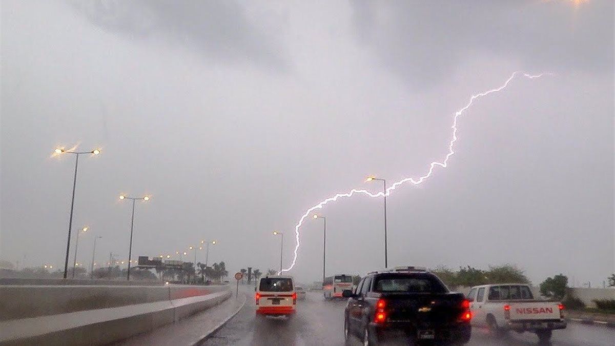 منخفض قطبي يضرب مصر: تحذيرات من أمطار غزيرة...