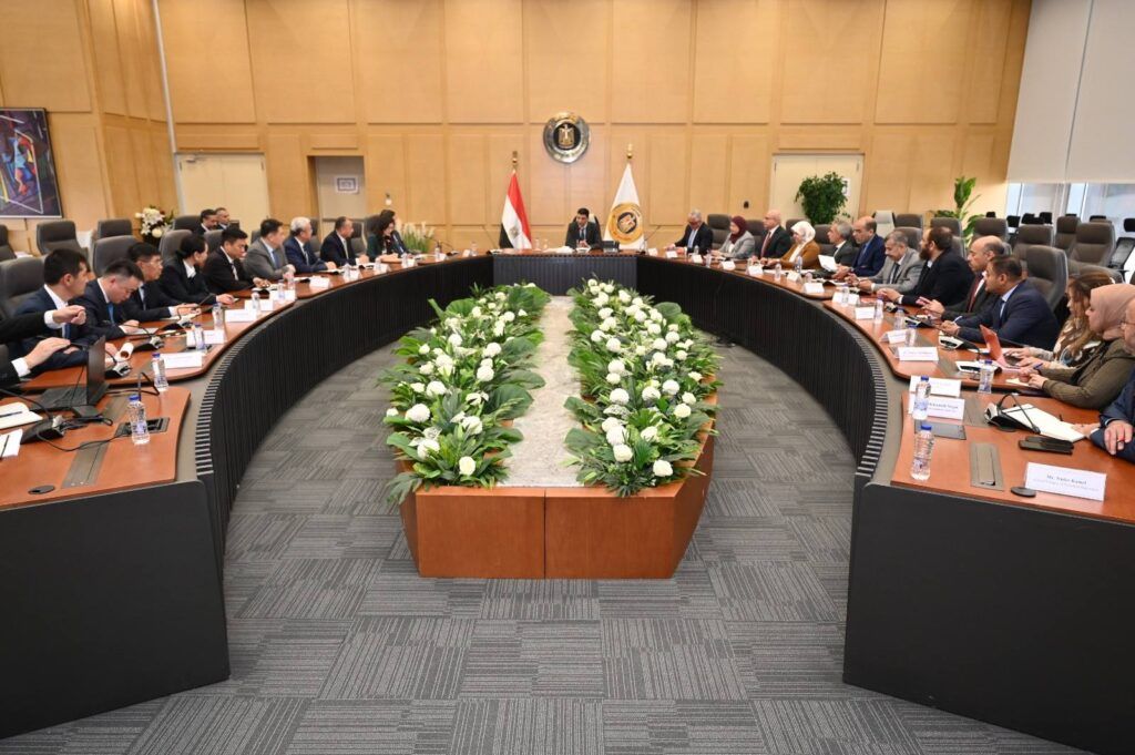 “باوو” الصينية تبدي استعدادها لتعزيز التعاون مع مصر في صناعة الحديد والصلب