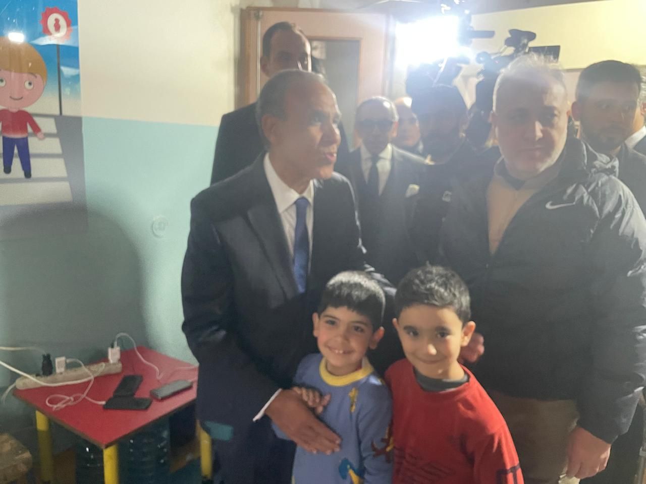 وزير الخارجية يزور مركز "روضة عمر الأنسي" لإيواء النازحين فى بيروت وينقل رسالة دعم مصرية