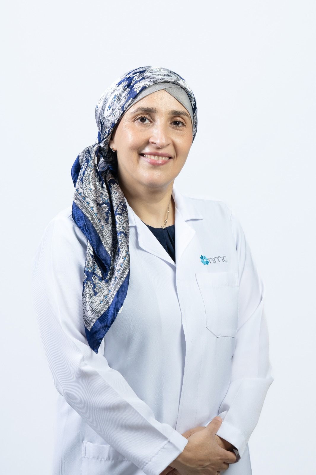 طبيبة تنصح عبر "دوت الخليج".. كيف تفهمين العلامات الأولى لانقطاع الطمث والتعامل المناسب معها؟