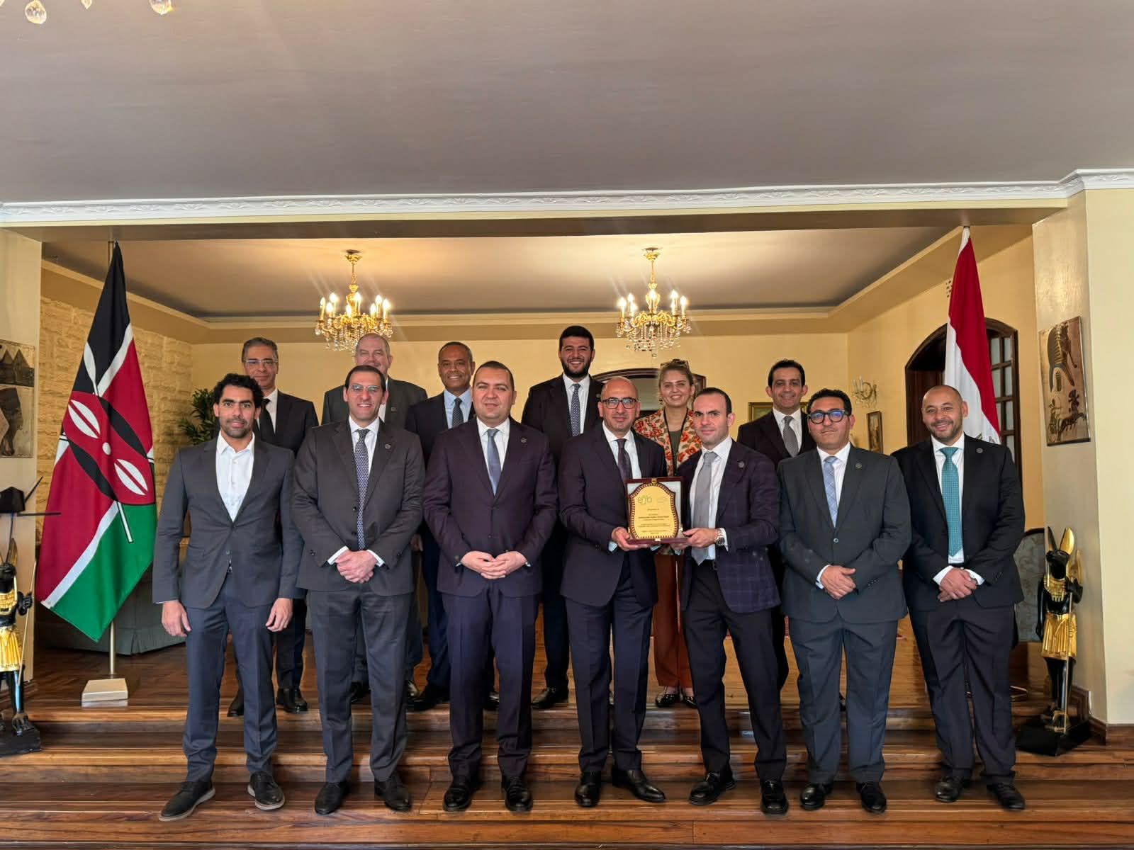 شباب الأعمال تبحث مع سفير مصر في نيروبي تعزيز نفاذ الصادرات المصرية إلى أسواق شرق ووسط أفريقيا