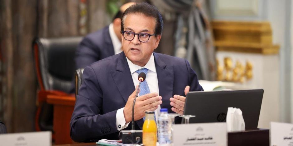 الصحة تطبق العمل أونلاين الأحد أسبوعيًا.. والخدمات الطبية خارج القرار