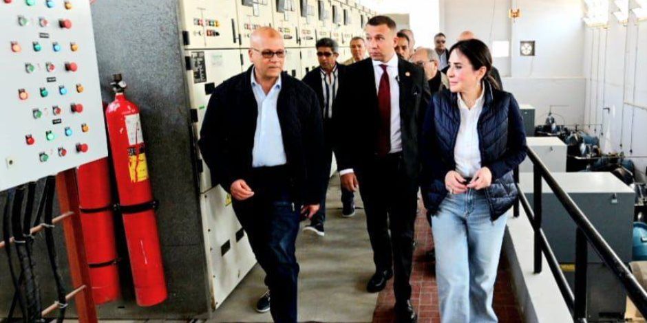 وزيرة الإسكان تتابع أعمال ربط خط مياه الشرب الرئيسي بزهراء المعادي