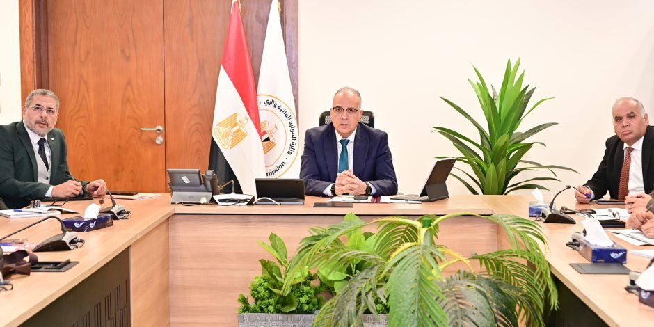 ‎وزير الرى يكلف بالانتهاء من أعمال تطهيرات ترع مدن القناة الشهر المقبل