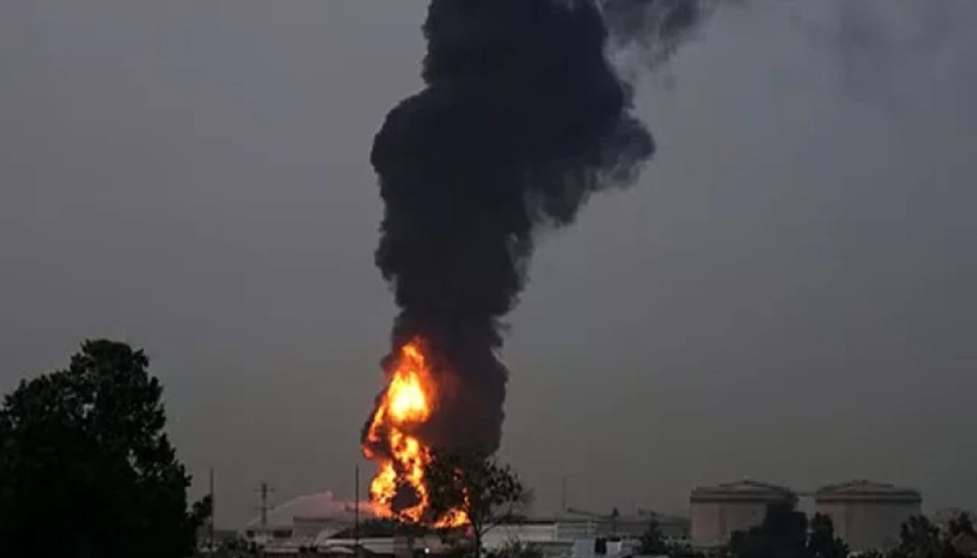 58 ساعة من المواجهة.. السيطرة على حريق خزانات...