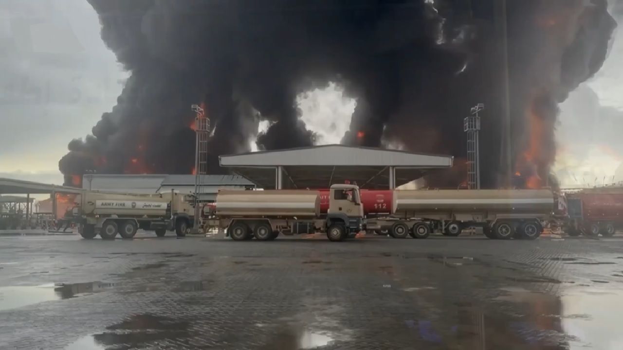 حركة جوية مشبوهة: الدفاع تكشف عن 15 طائرة...