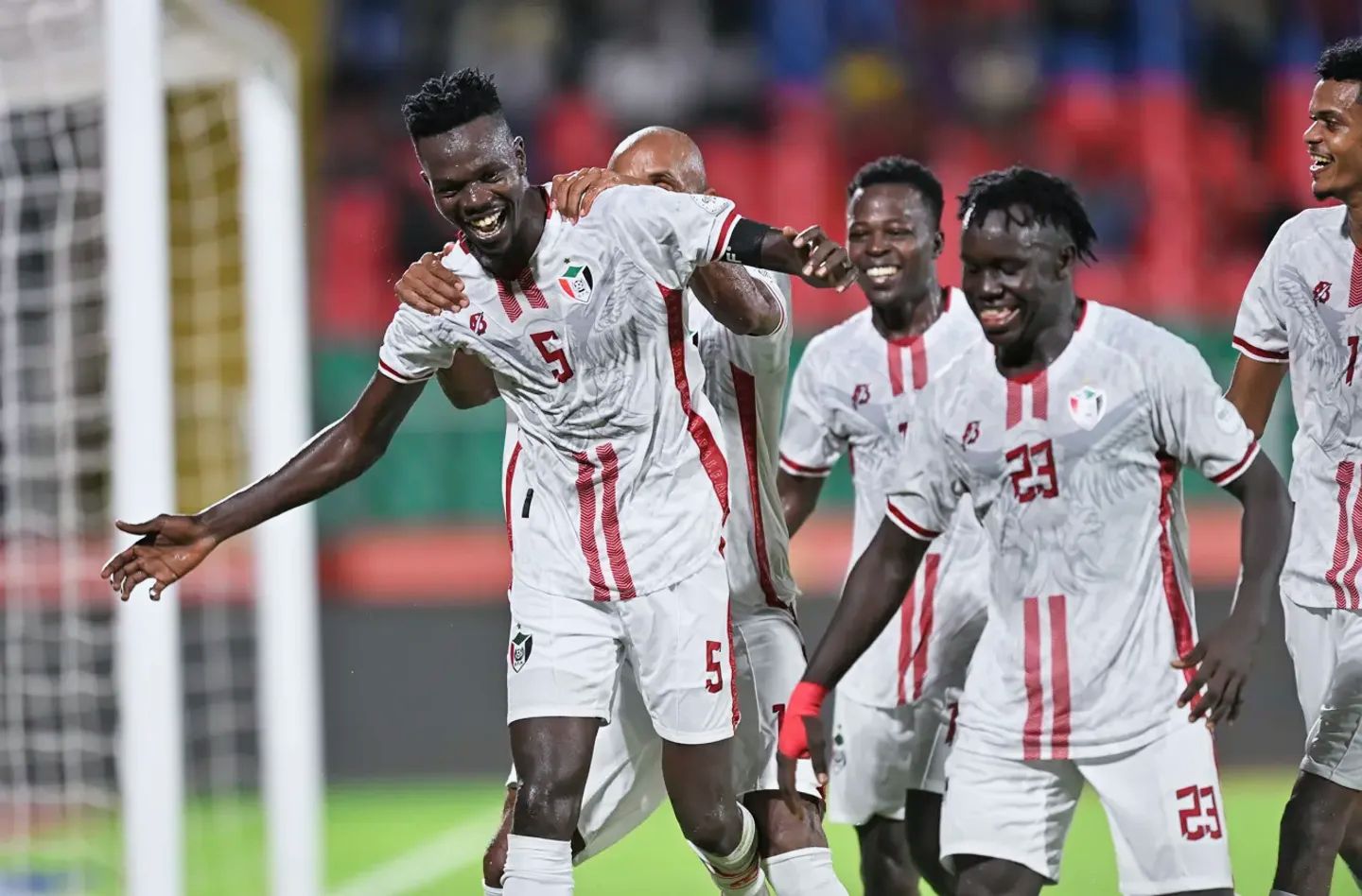 تطور مفاجئ مفأجاه لـ للخضر.. نجم الجزائر يختار تمثيل...