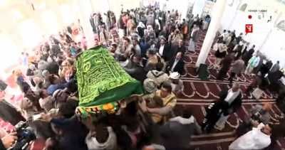 أخبار اليمن : تشييع جثمان فقيد الوطن والإعلام الرياضي علي حمود العصري