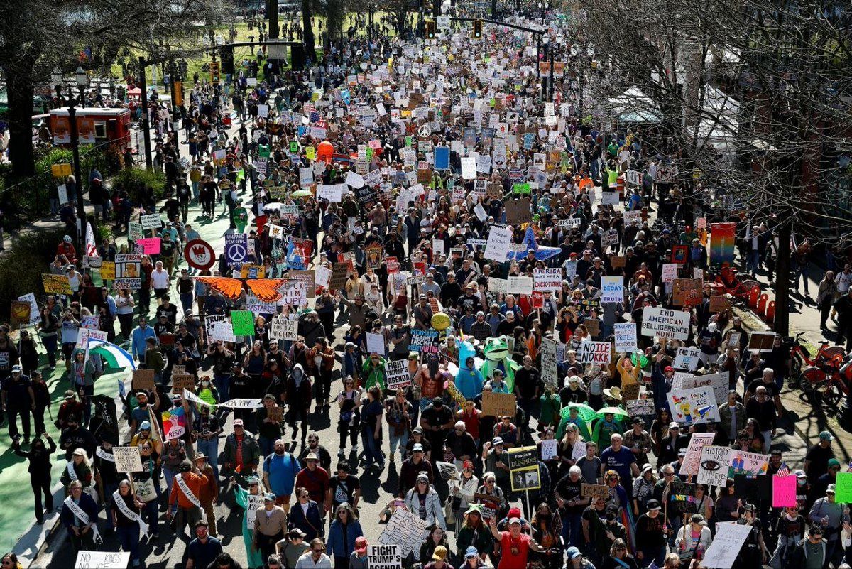 مظاهرات أمريكية ضد دونالد ترامب.. اعتقالات وغبار الغاز...