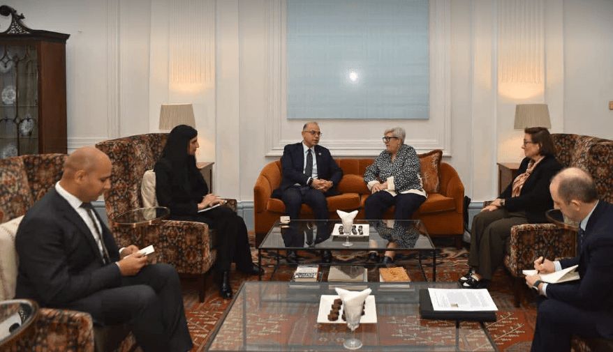 مصر والمملكة المتحدة تبحثان تعزيز الاستثمارات الخضراء وتفعيل منصة شهادات الطاقة المتجددة