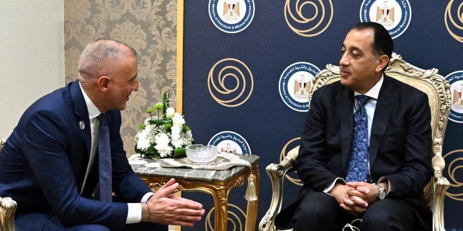 رئيس الوزراء يلتقي الرئيس التنفيذي لعمليات الموارد الطبيعية لشركة "إيني"