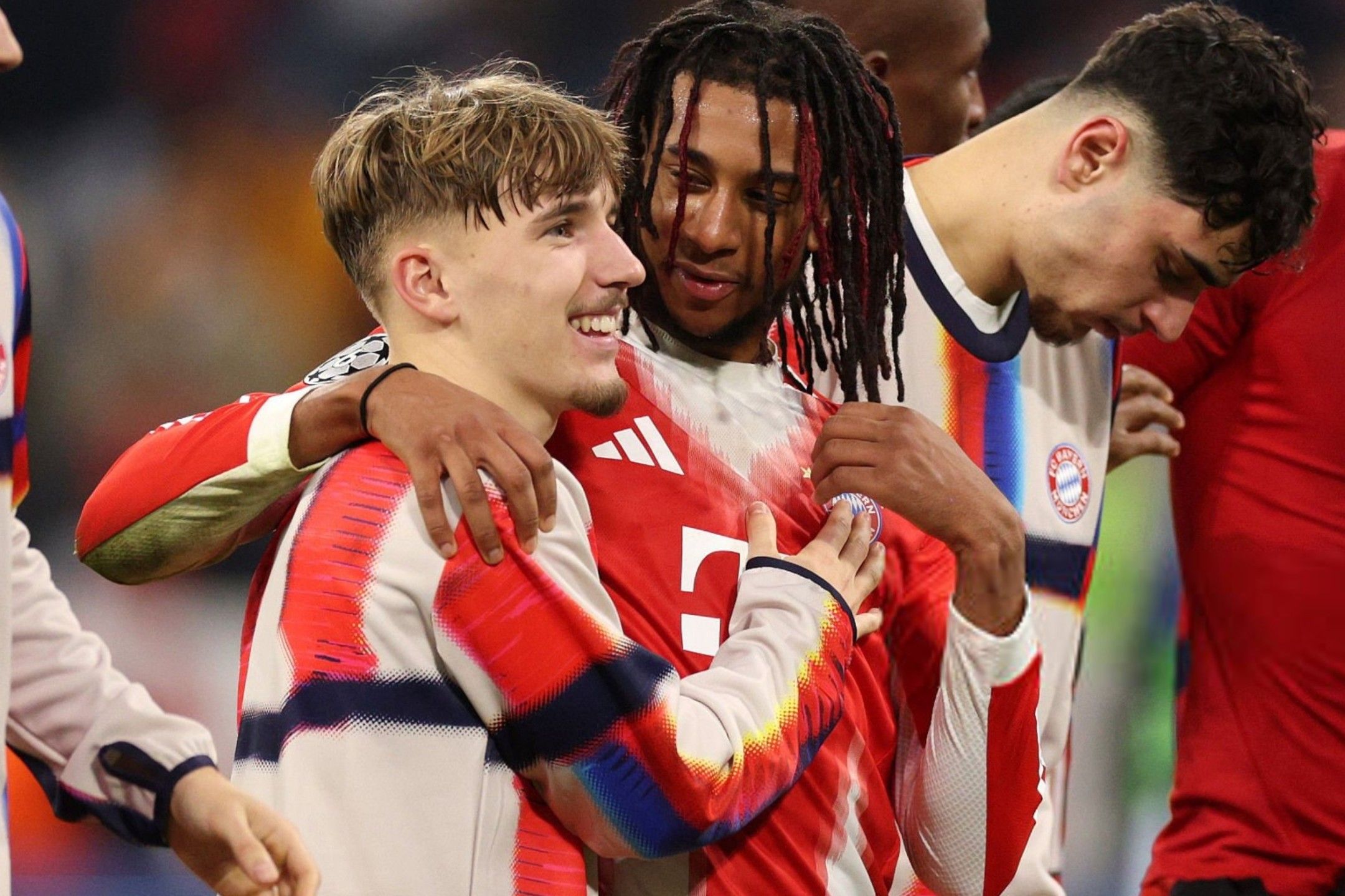 رسمياً.. بايرن ميونخ يعلن رحيل موهوب الفريق الأول...