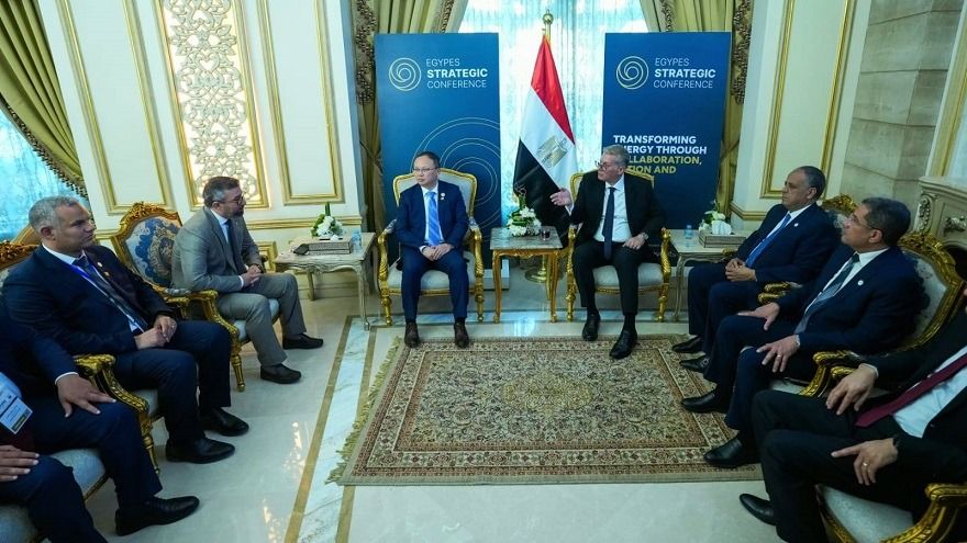 «العامة للبترول» تدرس استخدام الطاقة الشمسية محل السولار بالتعاون مع يونايتد إنرجي