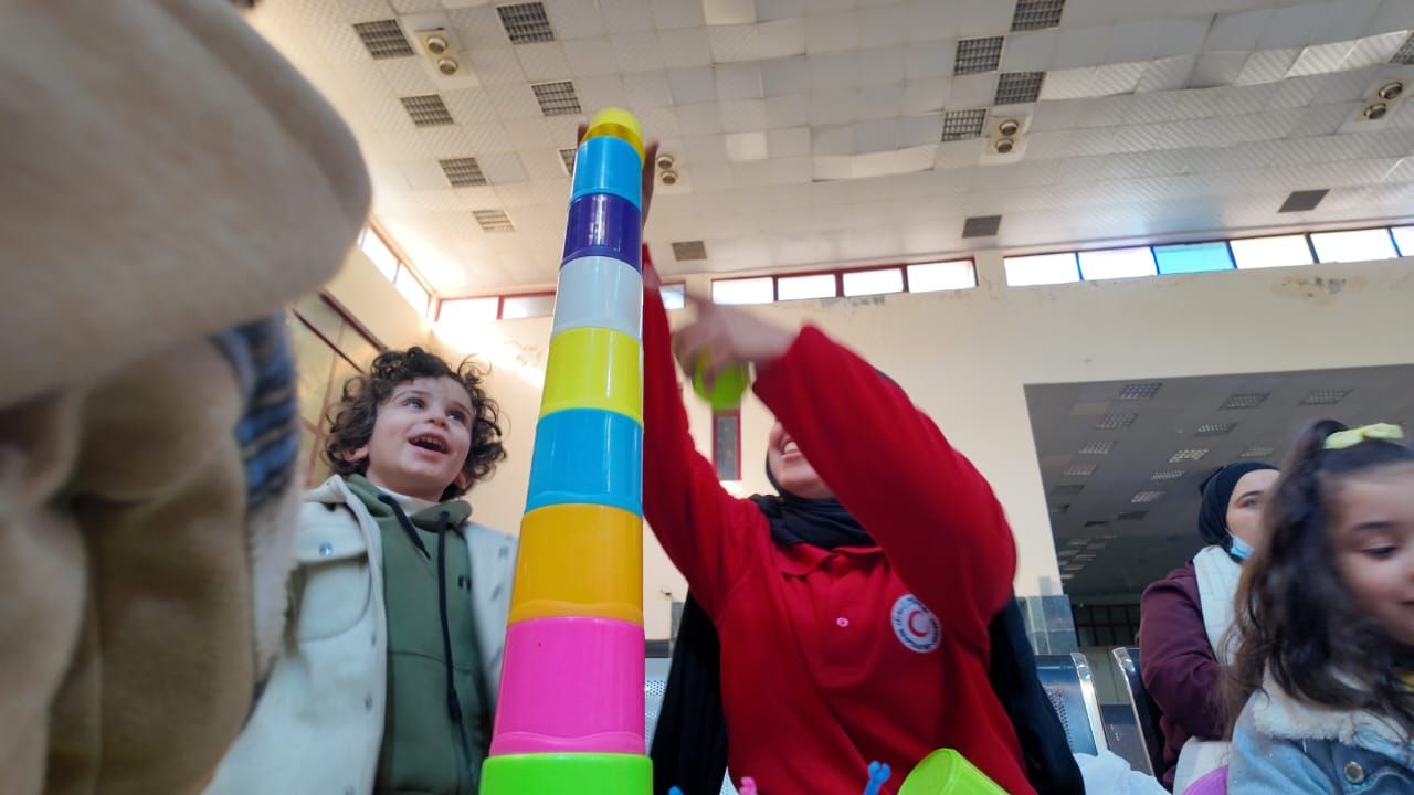 مصر تواصل دعمها الإنسانى لغزة.. استقبال الدفعة الـ28 من الجرحى الفلسطينيين