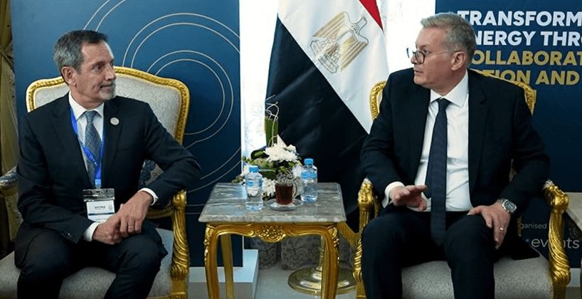 «البترول» تتطلع لتعزيز التعاون مع شلمبرجير في توسيع تطبيقات الحفر الأفقي لزيادة الإنتاج