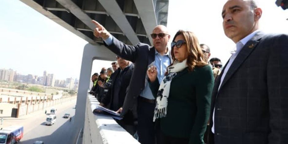 «ميخائيل» ومحافظ الإسكندرية يتفقدان كوبري الفريق أول سليمان عزت ومحاور مرورية حيوية