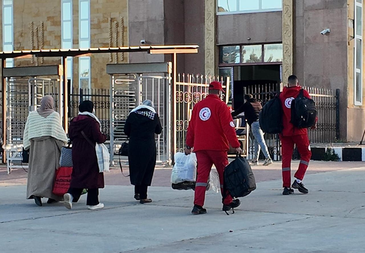 مصر تواصل دعمها الإنسانى لغزة.. استقبال الدفعة الـ28 من الجرحى الفلسطينيين