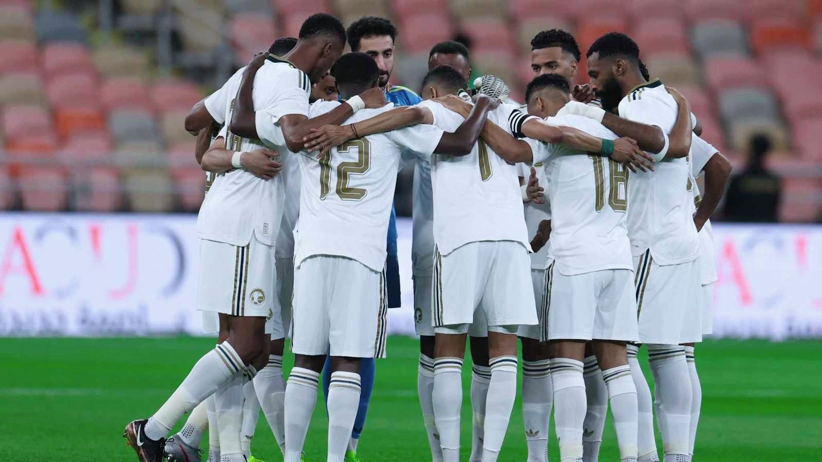 اطّلع على علي المجانية.. القنوات الناقلة لمباراة السعودية ضد...