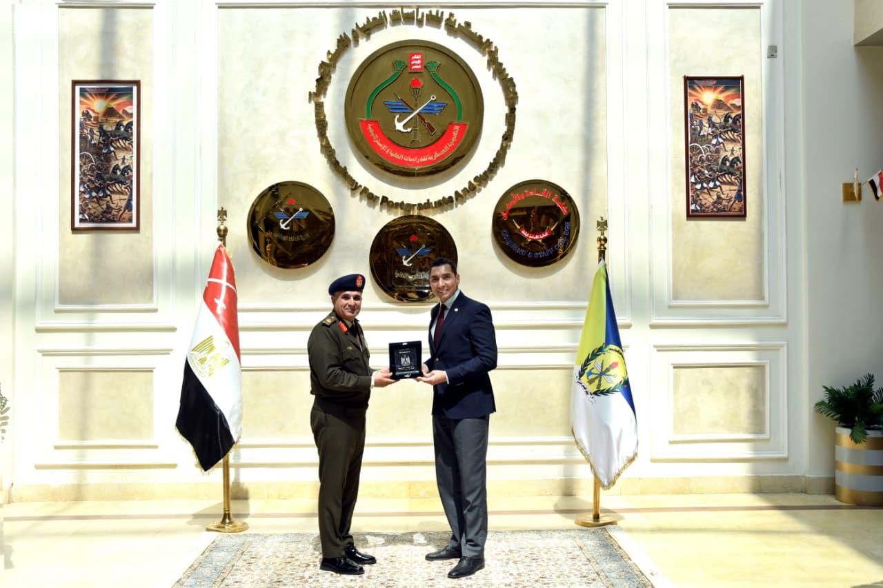 القوات المسلحة تنظم زيارة لوفد شبابي للأكاديمية العسكرية للدراسات العليا