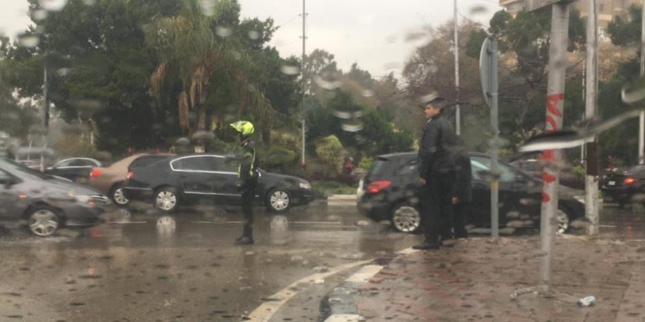الآن.. سقوط أمطار على مناطق متفرقة بالقاهرة
