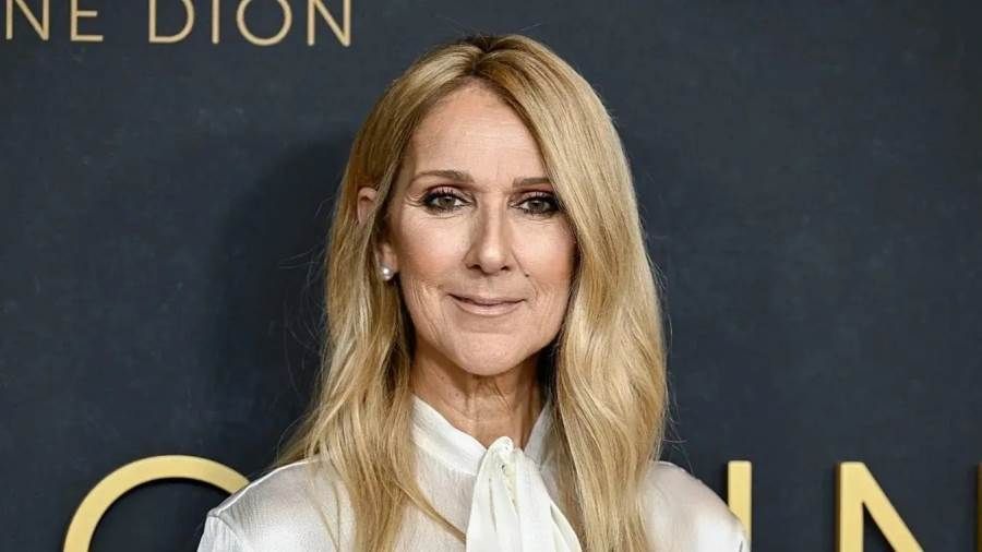 بعد غياب لسنوات بسبب المرض.. سيلين ديون تطل بفيديو جديد أعلنت المغنية الكندية سيلين ديون مساء الاثنين عبر فيديو ورسائل عرضت على برج إيفل في يوم عيد ميلادها الثامن إقرأ المزيد