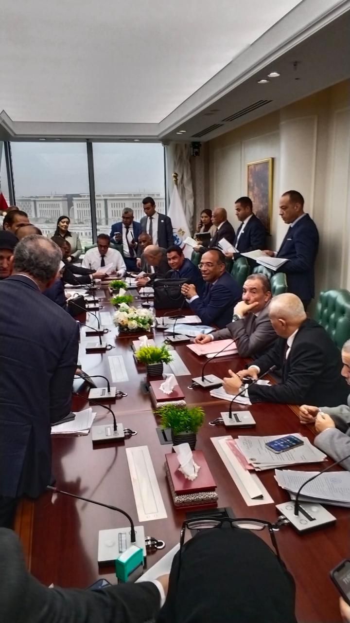 وزير الصحة يعقد اجتماعه الأسبوعي مع نواب مجلسي النواب والشيوخ لتعزيز التواصل والتعاون