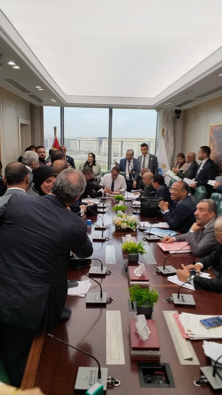 وزير الصحة يعقد اجتماعه الأسبوعي مع نواب مجلسي النواب والشيوخ لتعزيز التواصل والتعاون