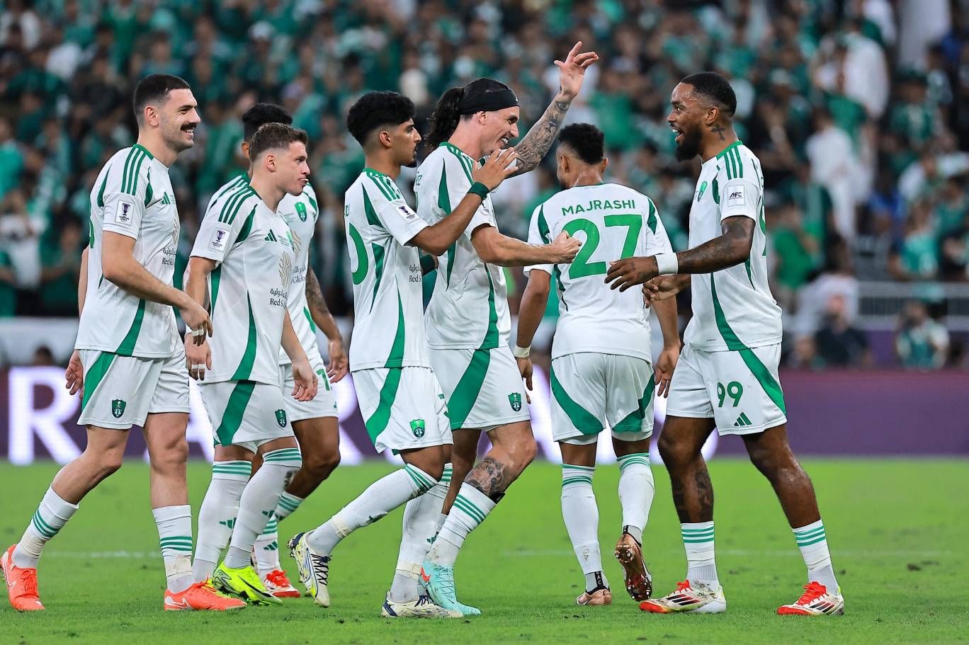 ليلة لا تشبه ما قبلها.. الأهلي وضمك في...