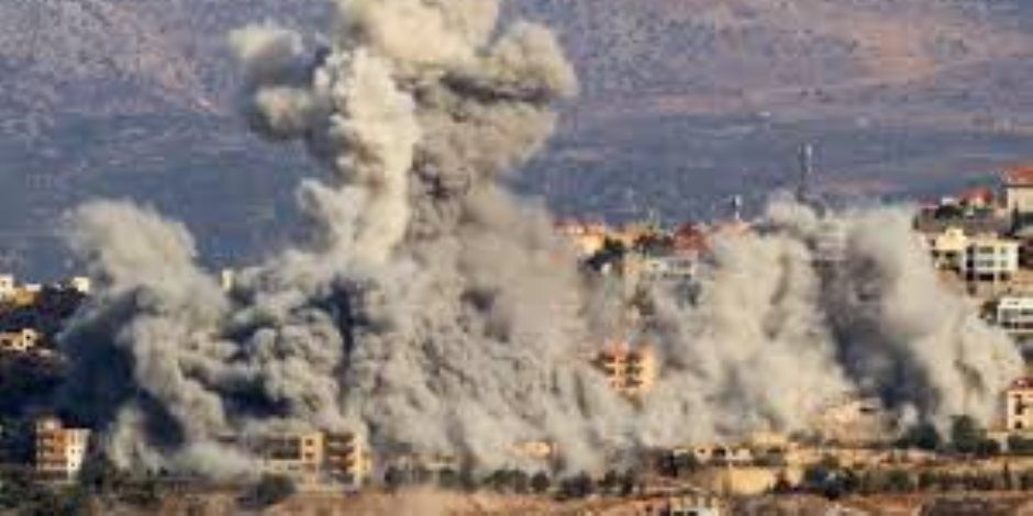 حدث منذ قليل .. دمار هائل وسقوط ضحايا نتيجة استهداف إسرائيلي لمبان مكتظة بالسكان في حي آل المقداد بلبنان