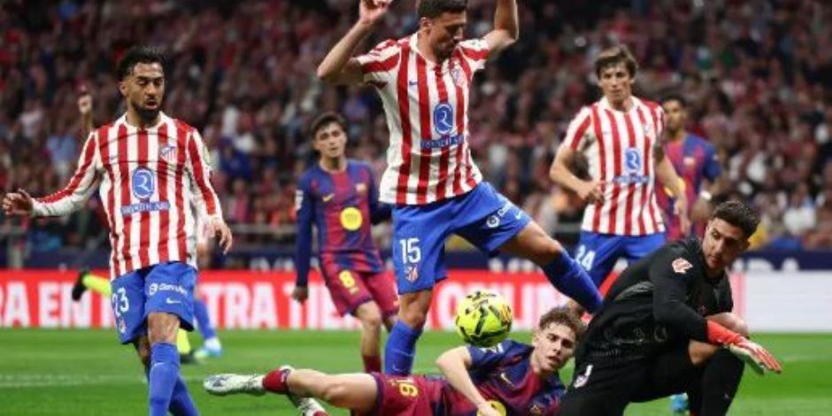 برشلونة يخطف فوزا مثيرا من أتلتيكو مدريد بهدفين مقابل هدف ويعزز صدارة الدوري الإسباني (فيديو)