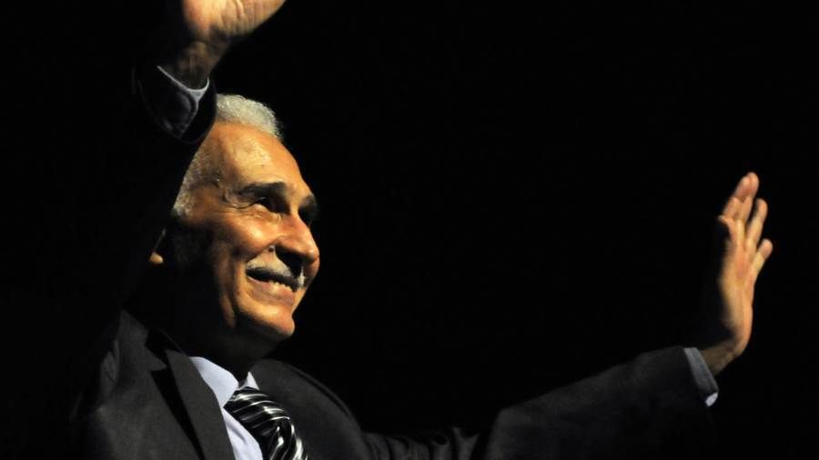 نقل الفنان عبد الرحمن أبو زهرة للعناية المركزة كشف الموسيقار أحمد أبو زهرة أن والده الفنان القدير عبد الرحمن أبو زهرة يتواجد في العناية المركزة بأحد المستشف إقرأ المزيد