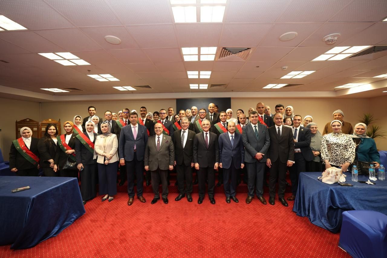 وزير العدل يشهد أداء اليمين القانونية لأعضاء النيابة العامة الجدد بحضور النائب العام.. صور