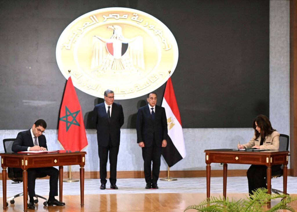 مصر والمغرب توقعان عدد من الوثائق في مجالات الصناعة والاستثمار والزراعة والرياضة