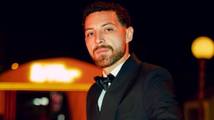 محمود حجازي يستأنف على حكم حبسه في قضية التعدي على زوجته تقدم دفاع الفنان محمود حجازي باستئناف على حكم حبسه 6 أشهر على خلفية اتهامه بالتعدي على زوجته بالضرب وإصابتها إقرأ المزيد