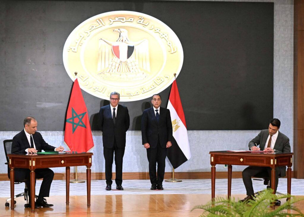 مصر والمغرب توقعان عدد من الوثائق في مجالات الصناعة والاستثمار والزراعة والرياضة