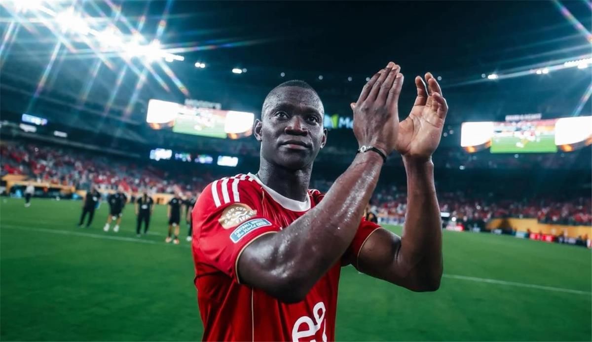 الأهلي المصري ينهي اتفاقه مع نجم الدوري الفرنسي...