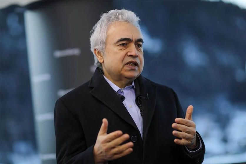 فاتح بيرول يحذر من دخول العالم في “أبريل أسود” بسبب توترات الشرق الأوسط