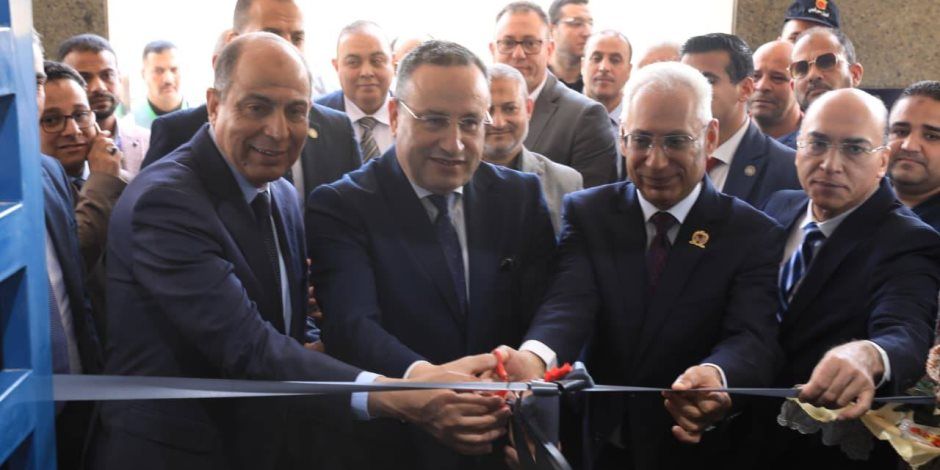 وزير التعليم العالي ومحافظ المنيا يفتتحان مستشفى رعاية الأطفال بجامعة المنيا