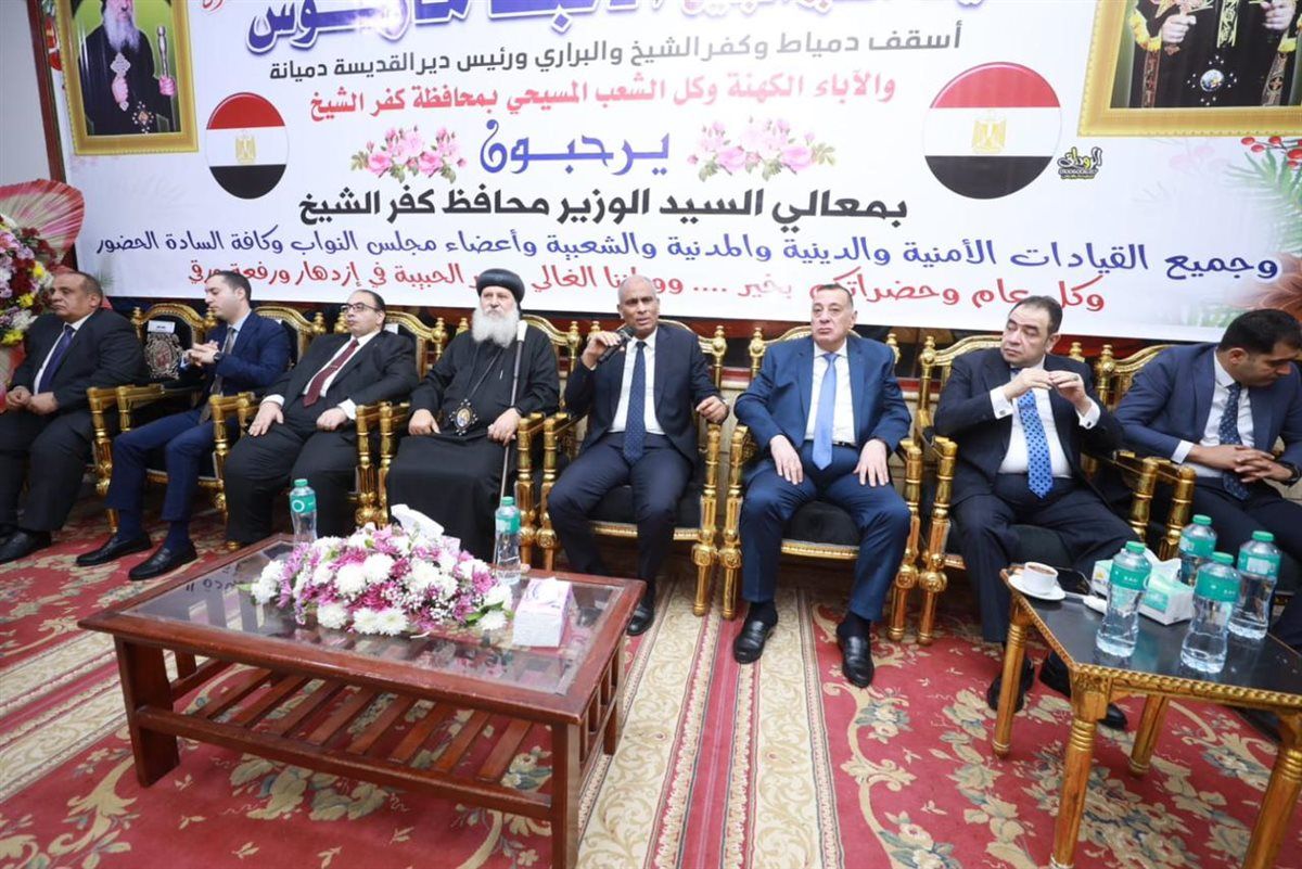 داخل كنيسة القديسة دميانة.. رئيس جامعة كفر الشيخ...