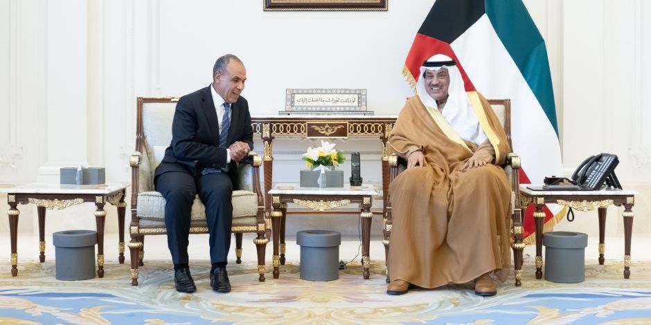وزير الخارجية يسلم ولى عهد الكويت رسالة خطية من الرئيس السيسى