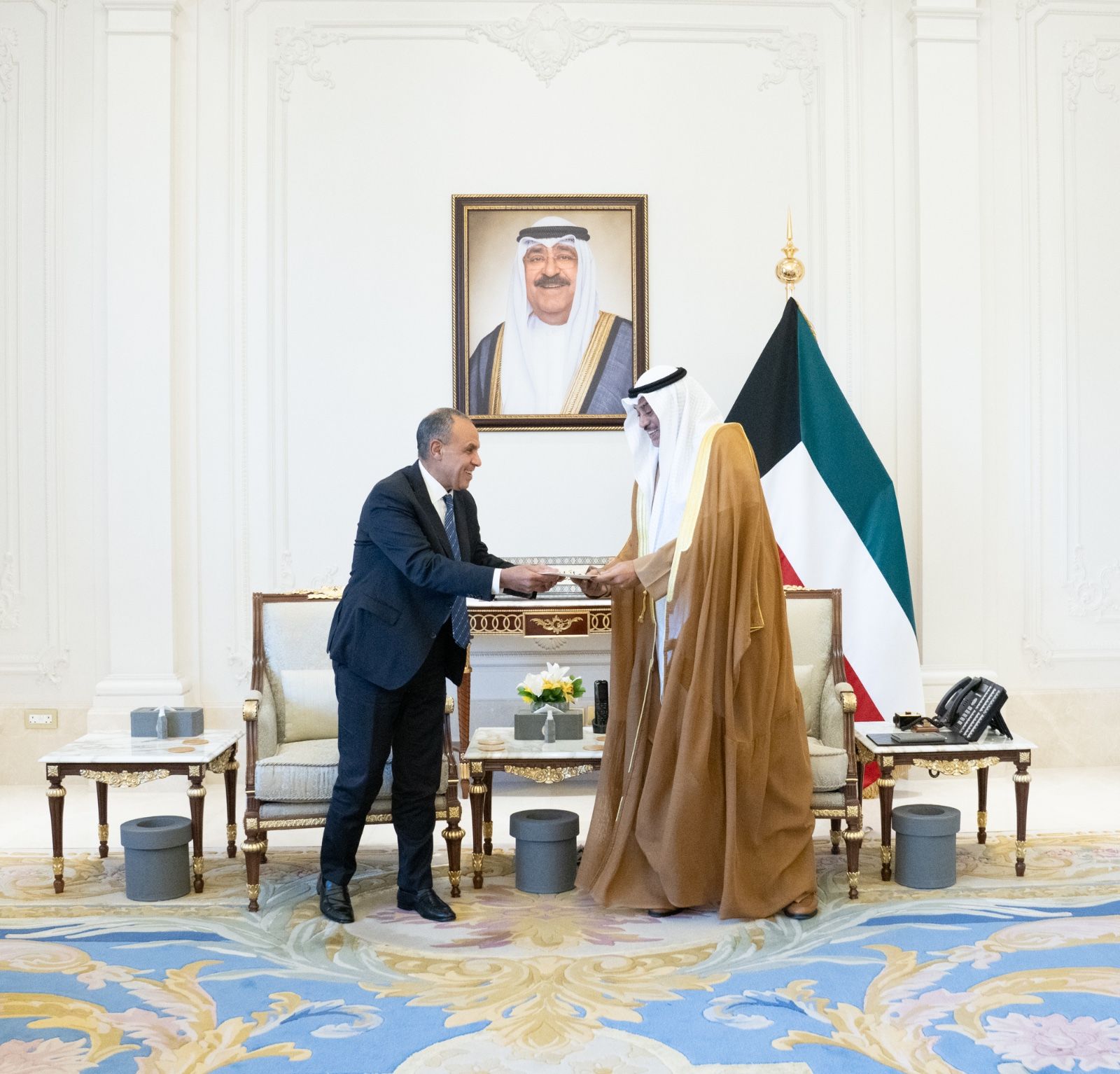 وزير الخارجية يسلم ولى عهد الكويت رسالة خطية من الرئيس السيسى