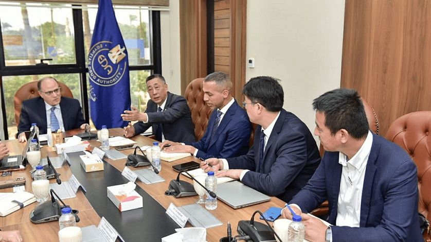 هيئة الدواء تبحث مشروع صيني لإنتاج الزجاج الصيدلاني باستثمارات 250 مليون دولار